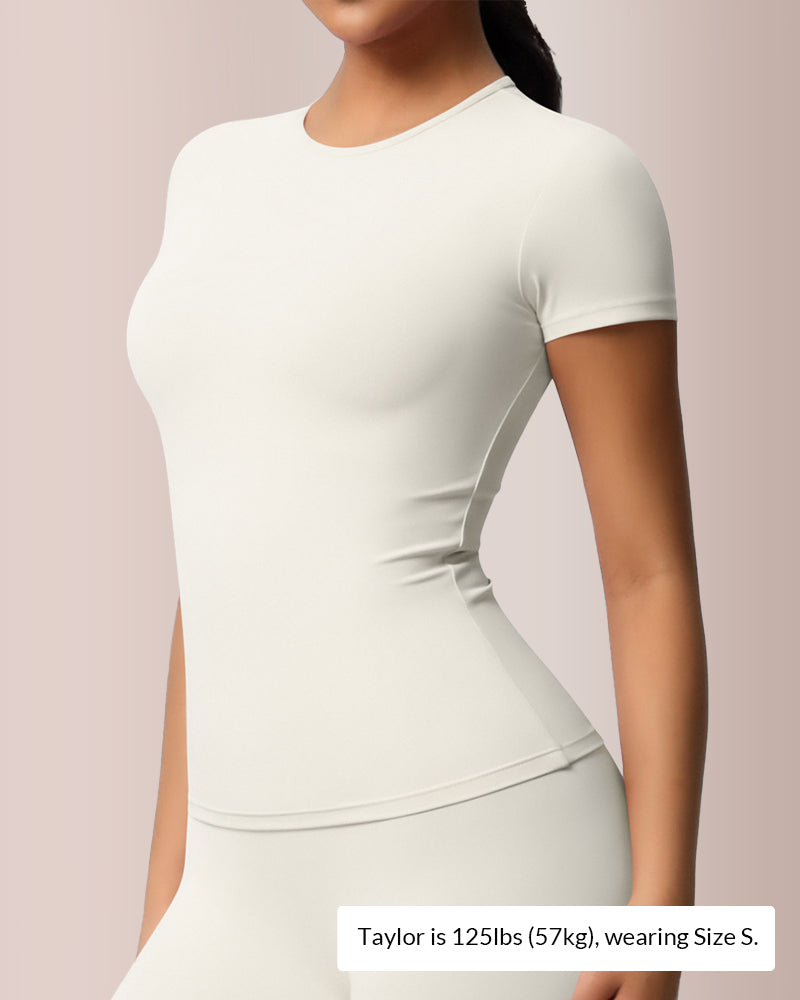 Curvvvy® Women’s Solid Slim-Fit Stretch Sports Tee