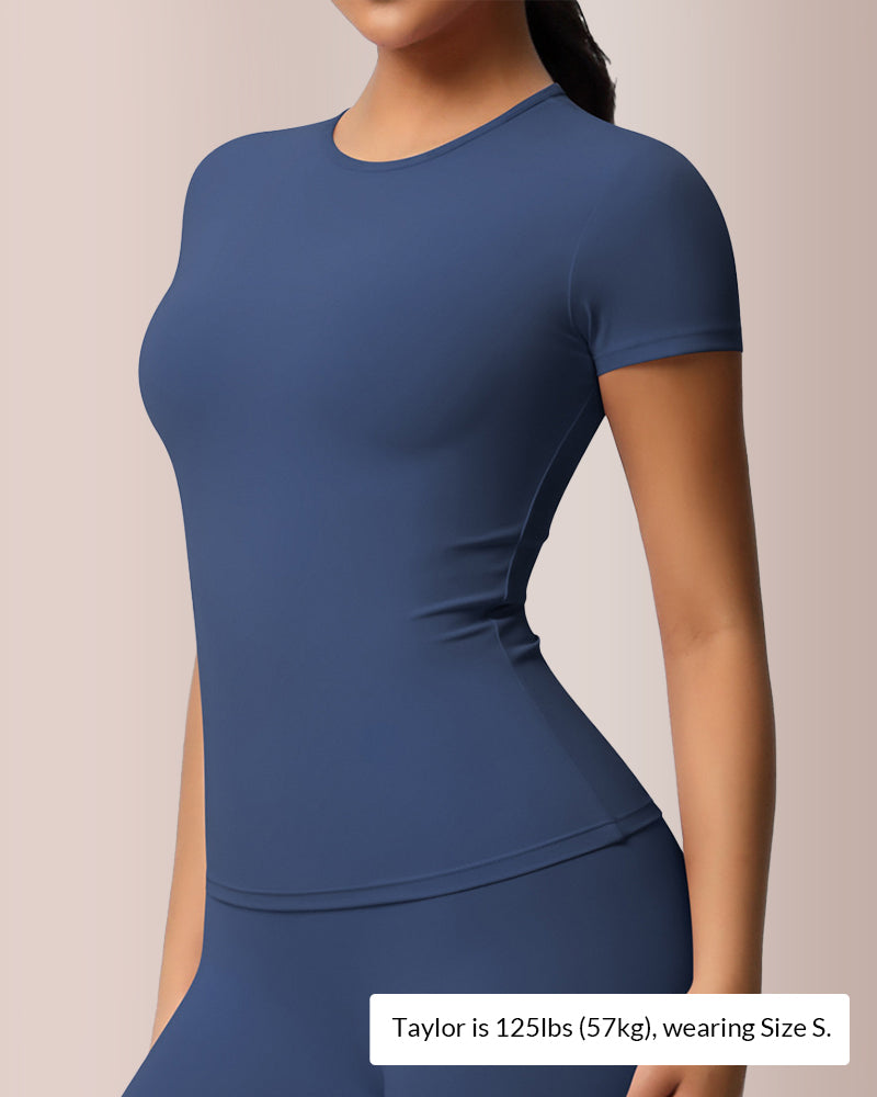 Curvvvy® Women’s Solid Slim-Fit Stretch Sports Tee