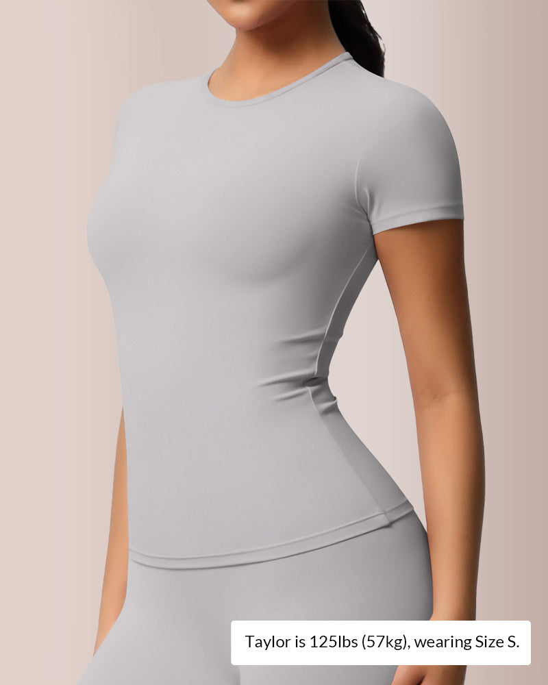 Curvvvy® Women’s Solid Slim-Fit Stretch Sports Tee