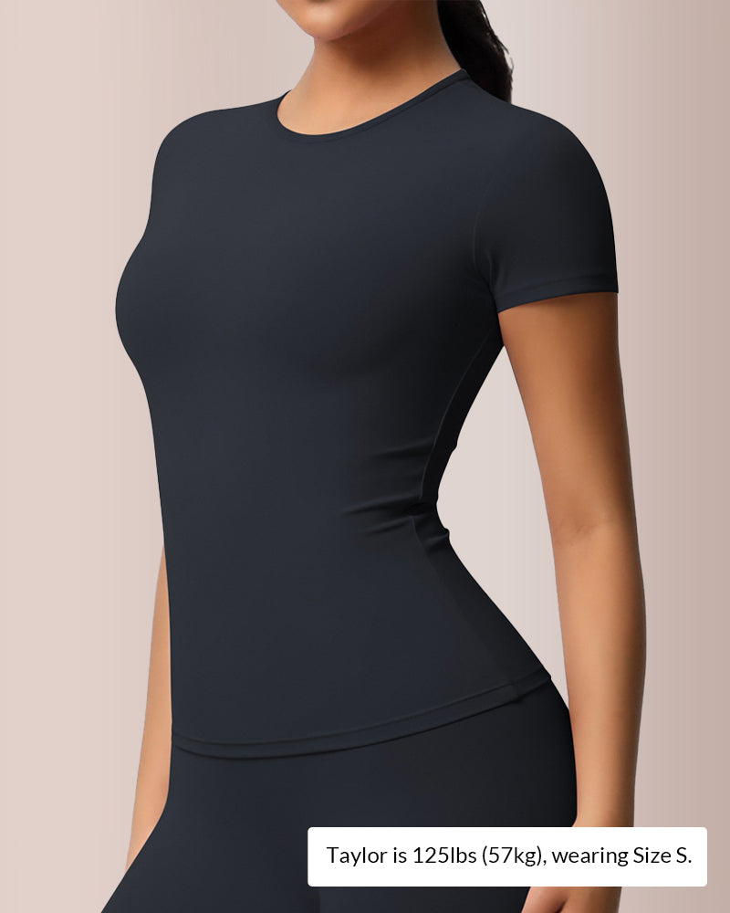 Curvvvy® Women’s Solid Slim-Fit Stretch Sports Tee