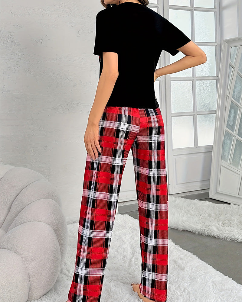Curvvvy® CozyWear – Black Short-Sleeve & Red Plaid Pajama Pants Set curvvvy
