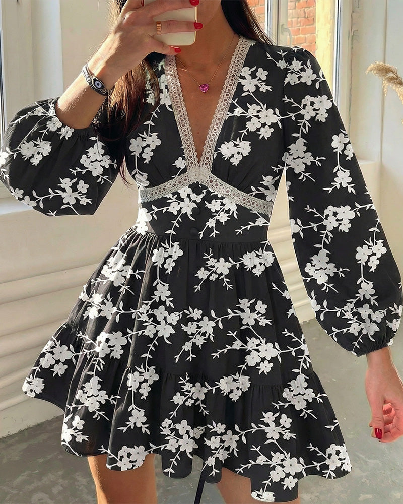 Curvvvy® Deep V-Neck Lace Trim Floral Puff Sleeve Mini Dress